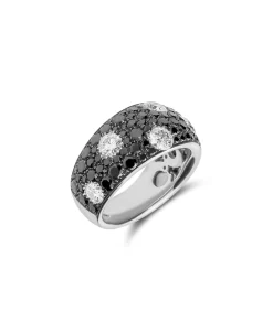 Anillo de Cóctel con Pavé de Diamantes Blancos y Negros en Oro Blanco