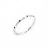 Anillo Fino con Diamantes y Zafiros en Oro Blanco