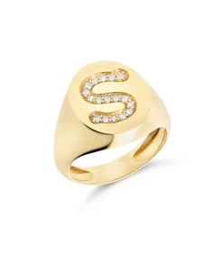 Anillo Sello con Inicial S y Diamantes en Oro Amarillo
