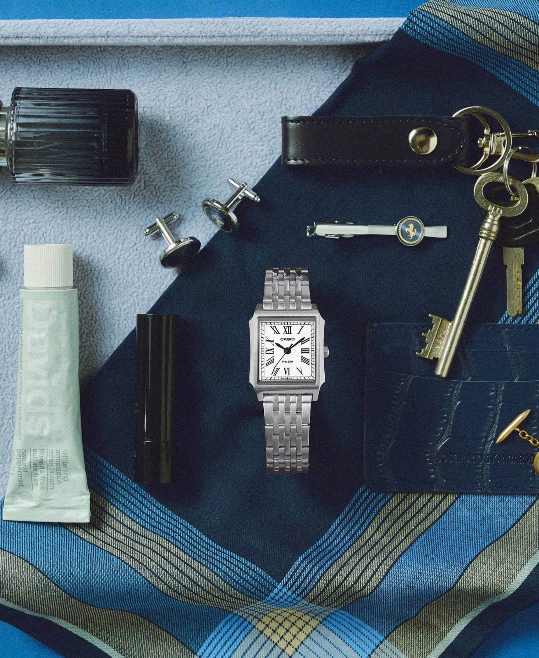 Casio MTP Rectangular Plateado Acero 31,5 mm | MTP-B190D-7BV