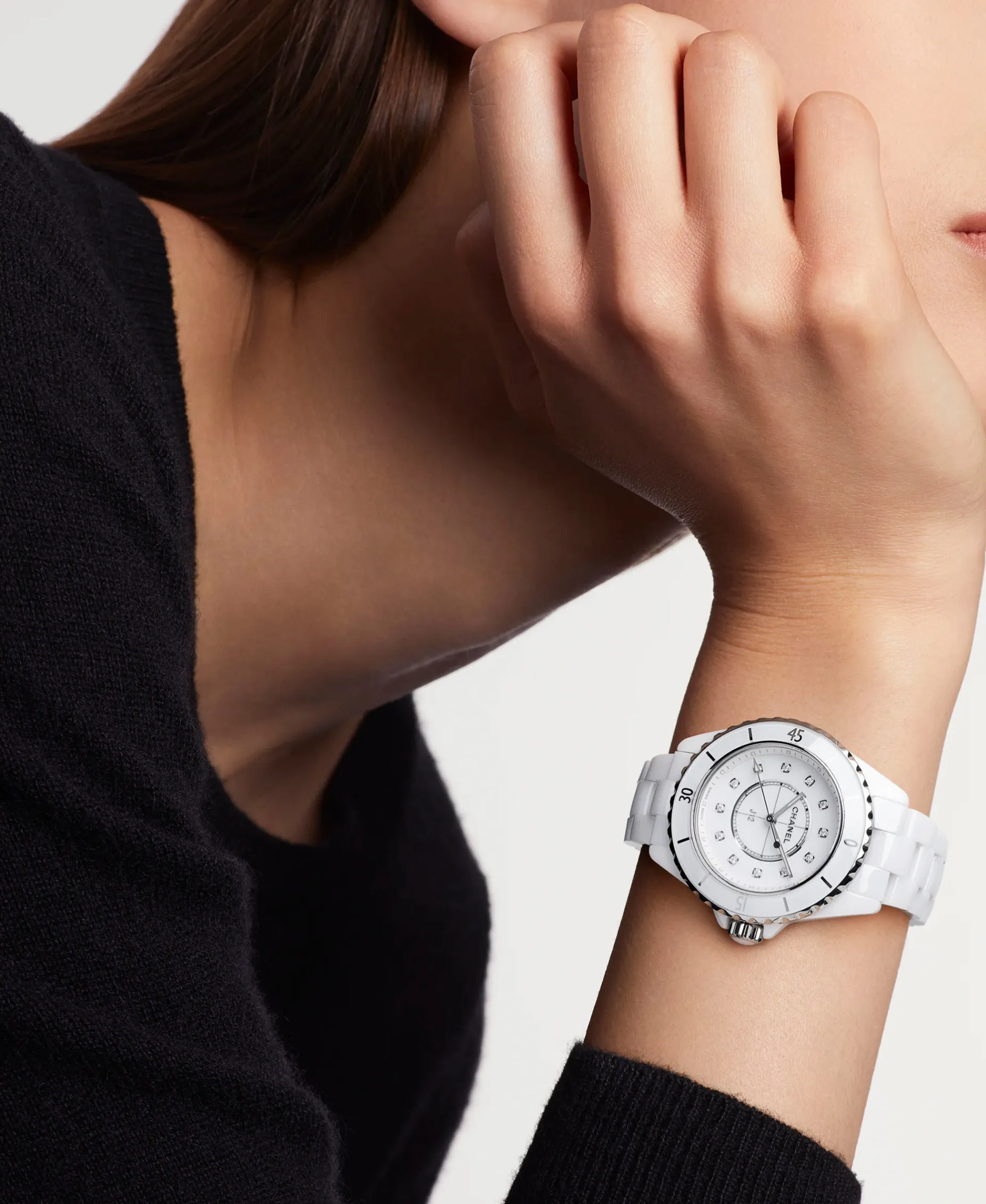 Chanel J12 White Cerámica Con Diamantes 33 mm | H5703