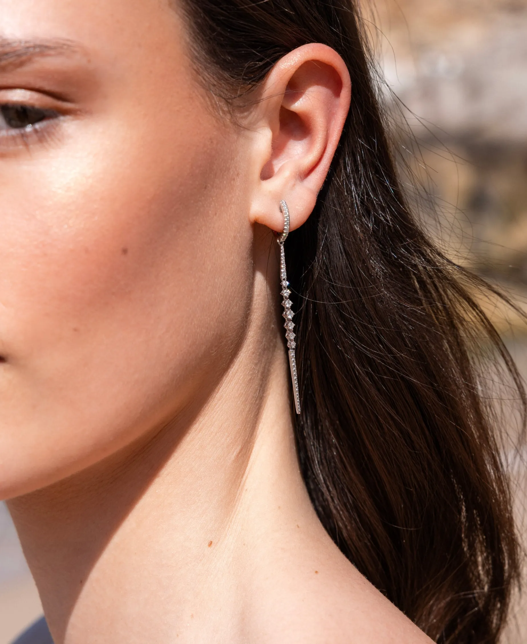 Pendientes Largos con Diamantes en Oro Blanco